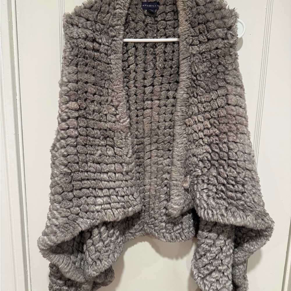 Amaryllis Faux Fur Knit Vest in Gray